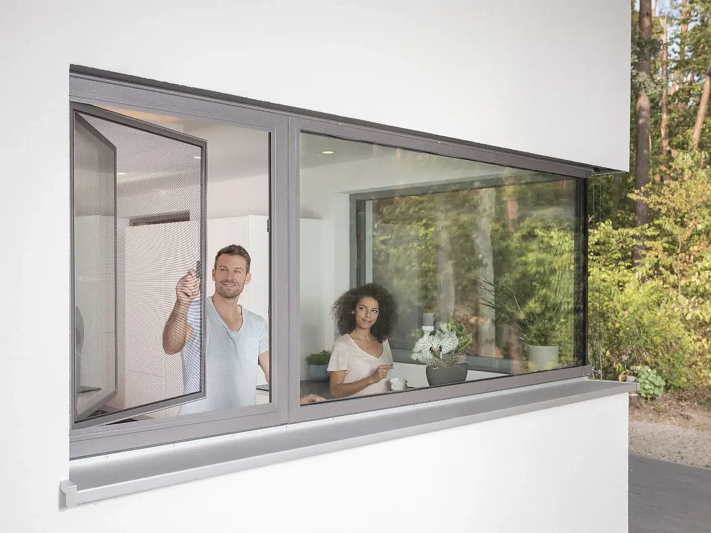 Fliegengitter-Drehfenster auf Maß